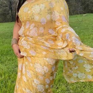 Vintage White And Yellow Floral Chiffon Saree